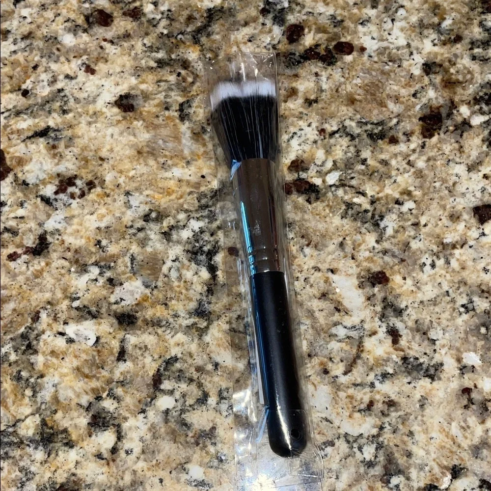 Morphe Black and White Makeup Brush